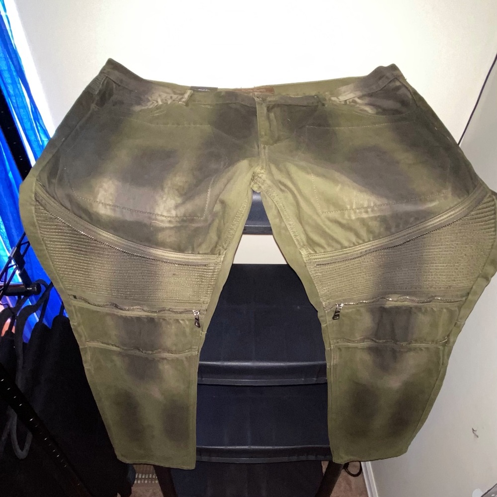 Crysp Denim Men’s Zippered Distressed Jeans - Picture 3 of 6